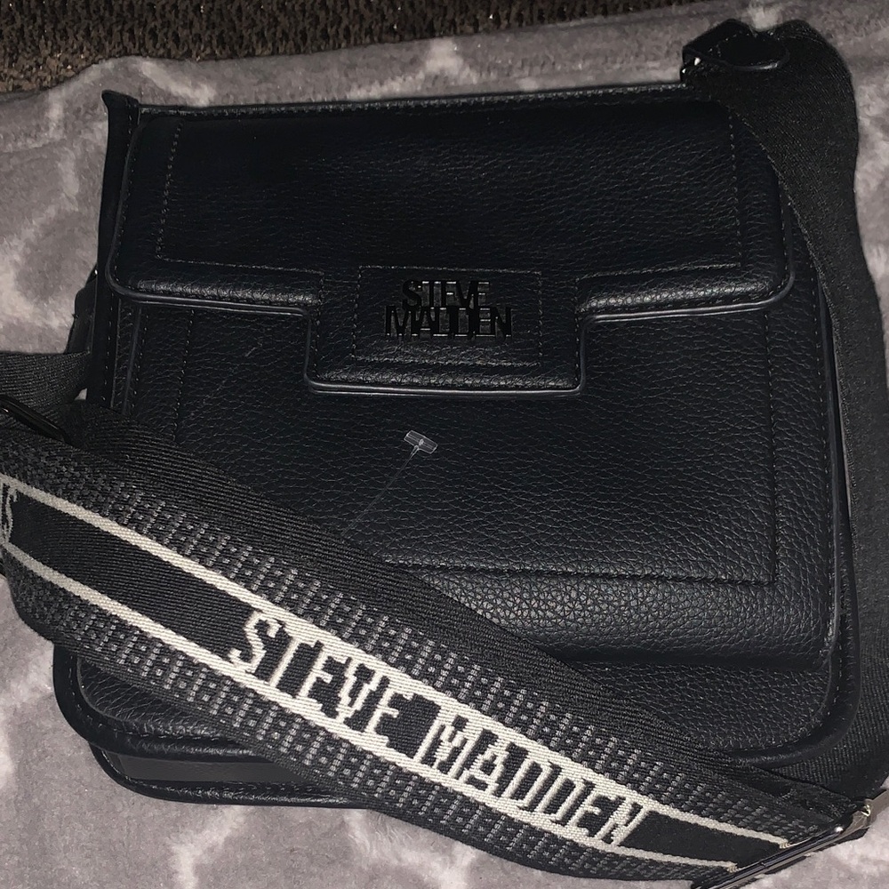 Steve Madden Black Messenger Bag